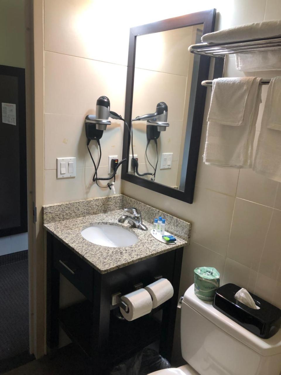 ניו יורק The Vue Inn Brooklyn מראה חיצוני תמונה